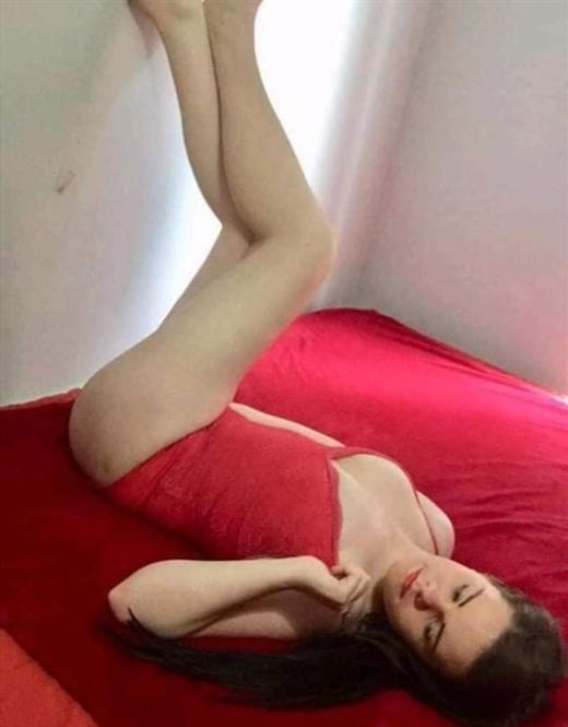 Porno yıldızı escort Hasina İzmit  Escort